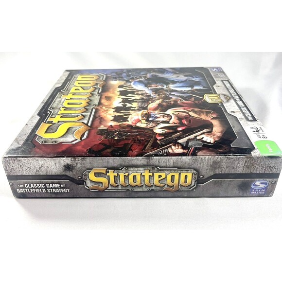 Stratego 2011 Classic Battlefield Strategy Board Game Spin Master Complete - Picture 6 of 14